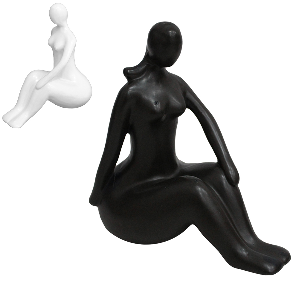 ENFEITE MULHER SENTADA DE PORCELANA PRETO / BRANCO 13X13X7,5CM